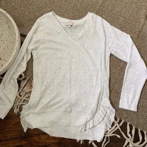 •Postmark• White Ruffle Hem V Neck Sweater